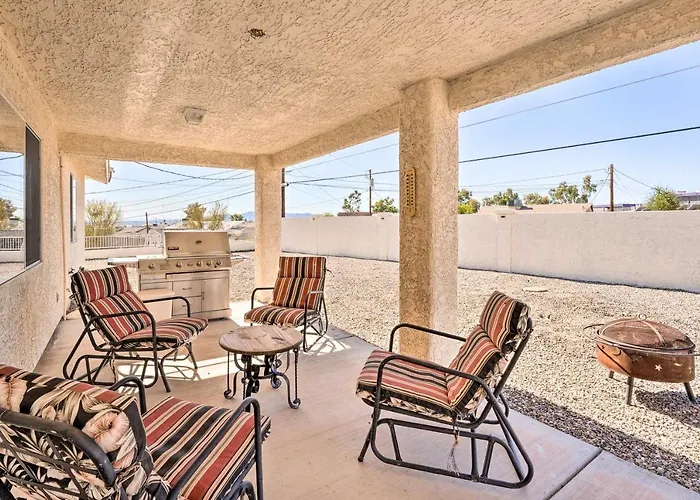 Hébergement de vacances Patio + Fire Pit: In Havasu *